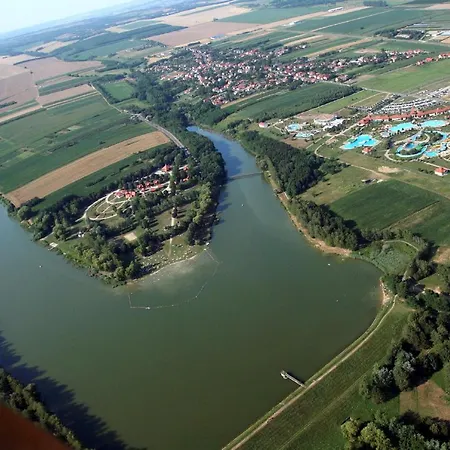 Lilla Vendeglakas Sziveben *